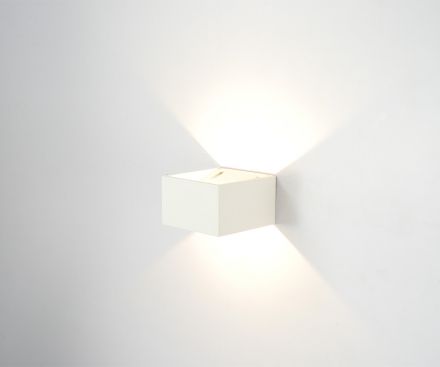 Luma Επίτοιχο Φωτιστικό LED 9W 3000K Αλουμίνιο Λευκό 8x13 IP20