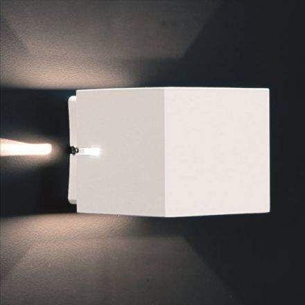 LightUp Επίτοιχο Τετράγωνο Φωτιστικό Με 2 Εξόδους Ευρείας Δέσμης & 2 Στενής Δέσμης IP20