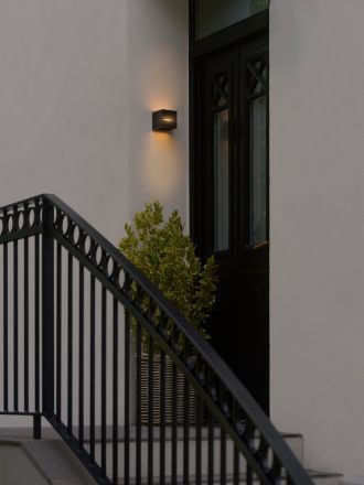 Επίτοιχο Φωτιστικό LED 8W Rivo Αλουμίνιο-Γυαλί Μαύρο IP54